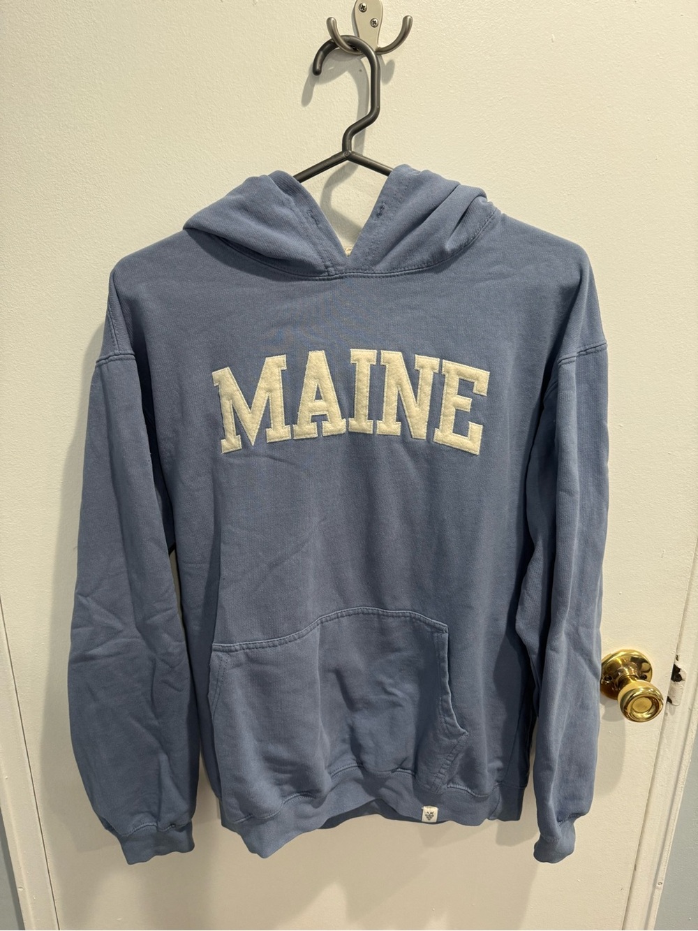MAINE Arch Letter Pullover Hoodie in Dusty Blue